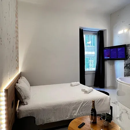 Ese Luxury - Private Jacuzzi Near Termini, Perfect For Winter 게스트하우스