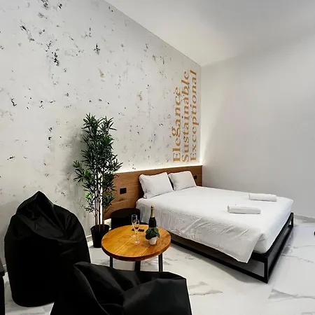 게스트하우스 Ese Luxury - Private Jacuzzi Near Termini, Perfect For Winter 4*