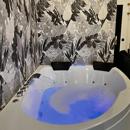Ese Luxury - Private Jacuzzi Near Termini, Perfect For Relaxing 4*