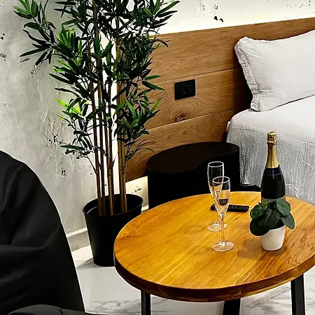 招待所 Ese Luxury - Elegant Jacuzzi Suite, Quiet&central 罗马