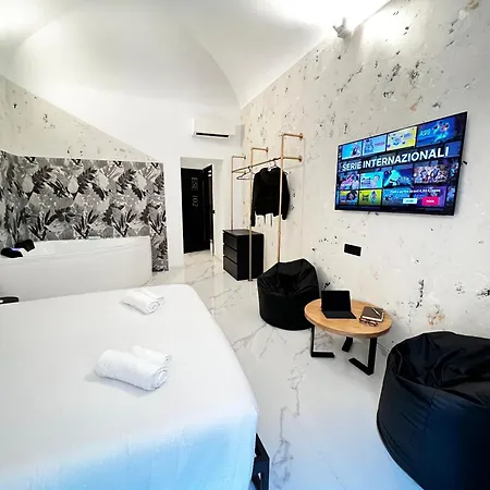 Ese Luxury - Private Jacuzzi Near Termini, Perfect For Winter 4*